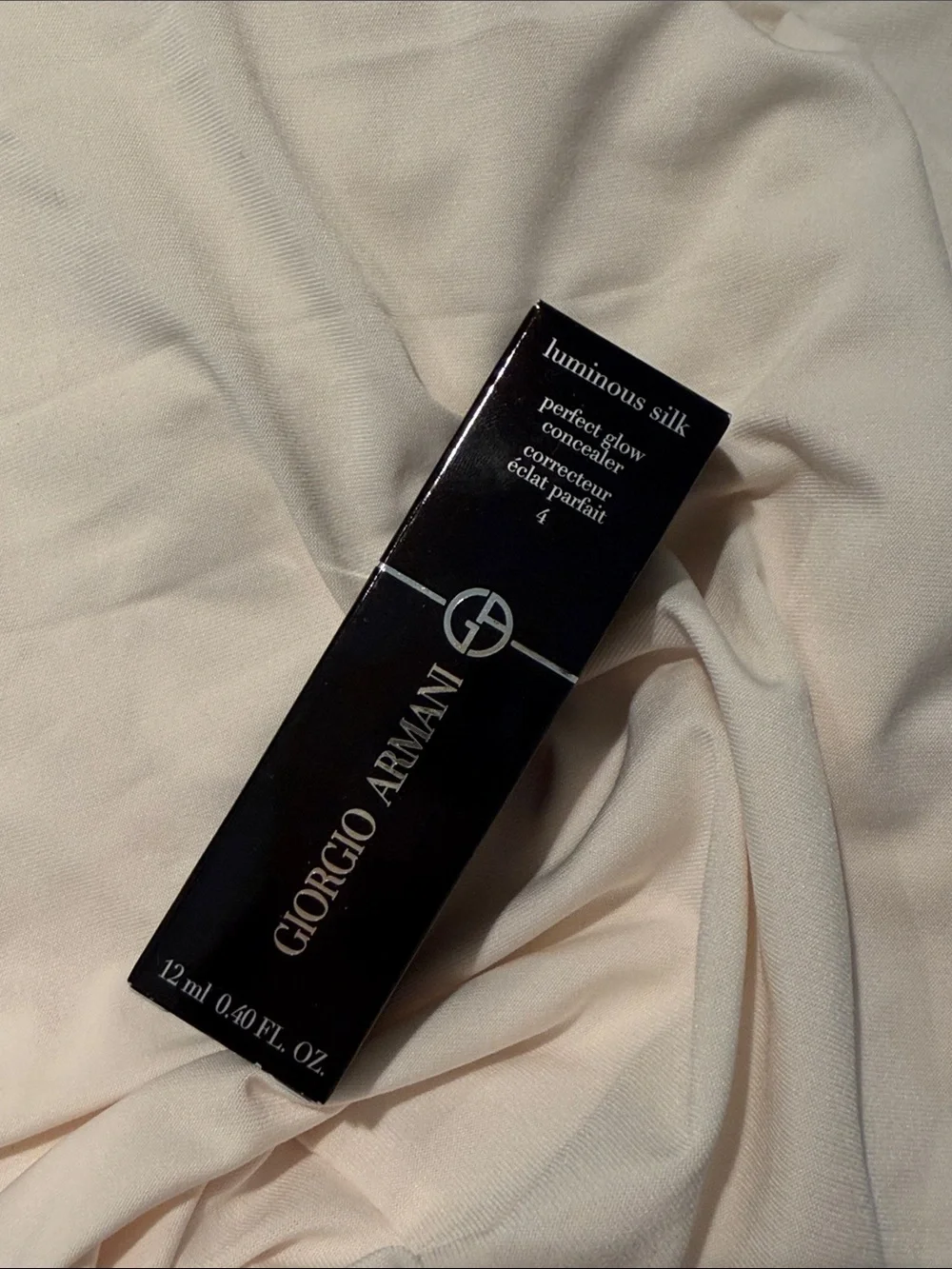 NEW Armani Luminous Silk Concealer 4